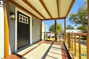 309 W Bryant St, Elm Mott, TX 76640 - Photo 17