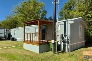 309 W Bryant St, Elm Mott, TX 76640 - Photo 15