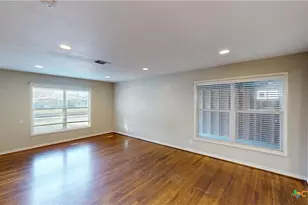 2308 E Walnut Ave, Victoria, TX 77901 - Photo 5