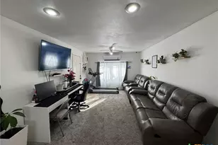 918 N Guadalupe St, Seguin, TX 78155 - Photo 3