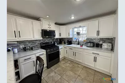 918 N Guadalupe Street, Seguin, TX 78155 - Photo 1