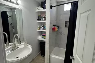 918 N Guadalupe St, Seguin, TX 78155 - Photo 9