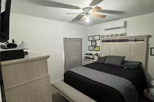 918 N Guadalupe St, Seguin, TX 78155 - Photo 7