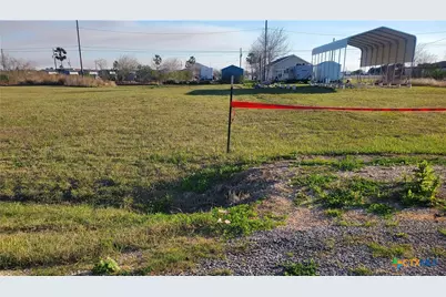 709-711 W Oakland Avenue, Seadrift, TX 77983 - Photo 5