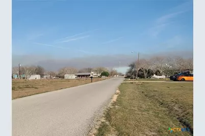 709-711 W Oakland Avenue, Seadrift, TX 77983 - Photo 9