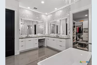 1709 Paradise Parkway, Canyon Lake, TX 78133 - Photo 29