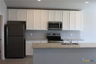 233 Mossberg Wy, New Braunfels, TX 78130 - Photo 7