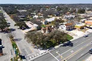 606 S Key Ave, Lampasas, TX 76550 - Photo 9