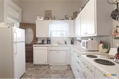 606 S Key Avenue, Lampasas, TX 76550 - Photo 23