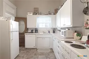 606 S Key Ave, Lampasas, TX 76550 - Photo 23