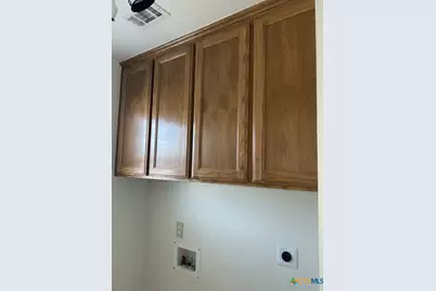 105 W Truman Avenue, Copperas Cove, TX 76522 - Photo 5