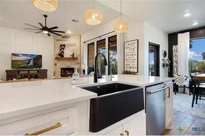 462 Curvatura, New Braunfels, TX 78132 - Photo 9