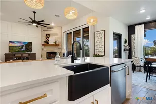 462 Curvatura, New Braunfels, TX 78132 - Photo 9