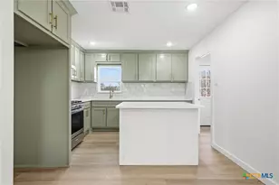 1814 S 43rd St, Temple, TX 76504 - Photo 11