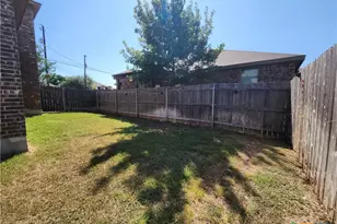 303 Rosalie, New Braunfels, TX 78130 - Photo 17