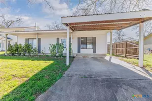 218 W 6th St, Shiner, TX 77984 - Photo 17