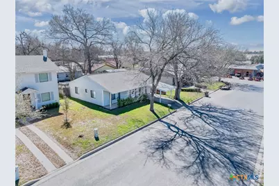 218 W 6th Street, Shiner, TX 77984 - Photo 21