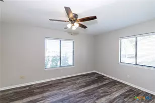 218 W 6th St, Shiner, TX 77984 - Photo 27