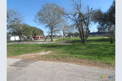 907 N. East St, Edna, TX 77957 - Photo 25