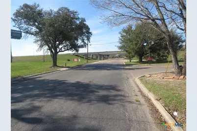 907 N. East St, Edna, TX 77957 - Photo 17