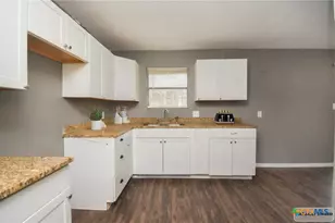 603 Maplewood Dr, Victoria, TX 77901 - Photo 13