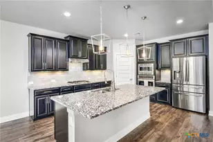 240 Bamberger Ave, New Braunfels, TX 78132 - Photo 7