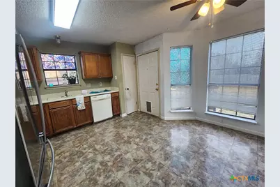 304 E Hogan Drive, Copperas Cove, TX 76522 - Photo 9