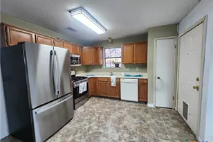 304 E Hogan Dr, Copperas Cove, TX 76522 - Photo 11