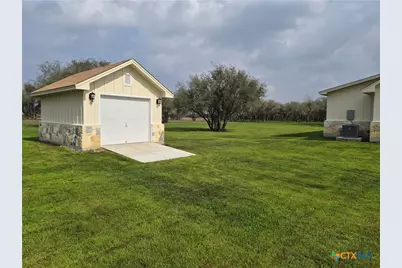 520 Essence Drive, Victoria, TX 77904 - Photo 9