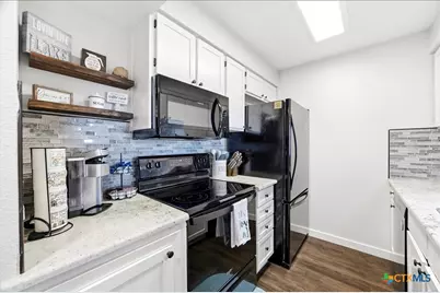 1135 Parkview Drive #C18, Canyon Lake, TX 78133 - Photo 3