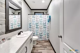 497 W Oaks, Victoria, TX 77905 - Photo 17