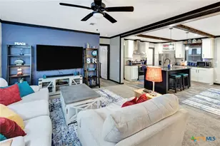 497 W Oaks, Victoria, TX 77905 - Photo 3