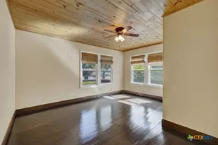 927 N Union Ave, New Braunfels, TX 78130 - Photo 13