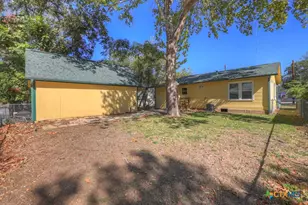 927 N Union Ave, New Braunfels, TX 78130 - Photo 23