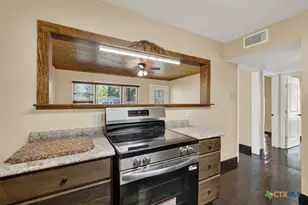 927 N Union Ave, New Braunfels, TX 78130 - Photo 11