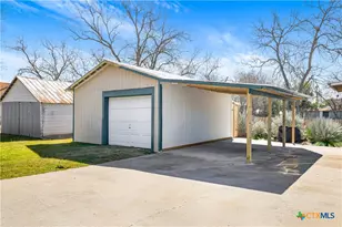 301 S Pecan St, Moulton, TX 77975 - Photo 27