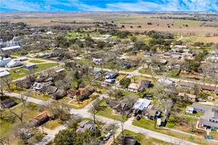 301 S Pecan St, Moulton, TX 77975 - Photo 33