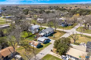 301 S Pecan St, Moulton, TX 77975 - Photo 29