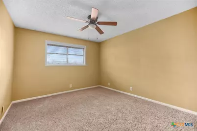 212 Buckingham, Victoria, TX 77904 - Photo 7