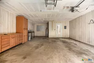 212 Buckingham, Victoria, TX 77904 - Photo 17