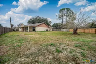 212 Buckingham, Victoria, TX 77904 - Photo 31