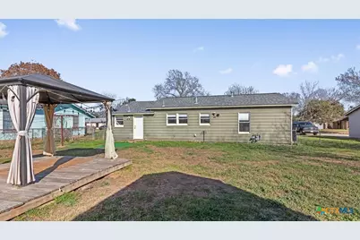 420 Wallace Street, Seguin, TX 78155 - Photo 17