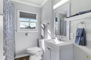 420 Wallace St, Seguin, TX 78155 - Photo 13