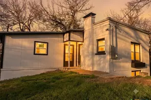 308 N 9th St, Gatesville, TX 76528 - Photo 1