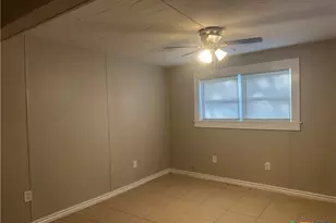 308 N 9th St, Gatesville, TX 76528 - Photo 15