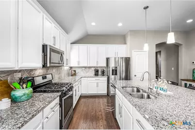 2174 Kiskadee Drive, New Braunfels, TX 78132 - Photo 11