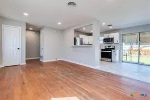 704 S 3rd St, Copperas Cove, TX 76522 - Photo 9