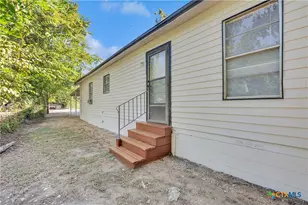 1001 W 8th St, Cameron, TX 76520 - Photo 17