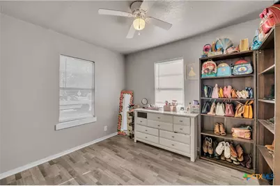 1001 W 8th Street, Cameron, TX 76520 - Photo 15