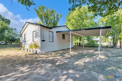 1001 W 8th Street, Cameron, TX 76520 - Photo 3